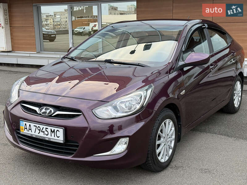 Седан Hyundai Accent 2012 в Киеве
