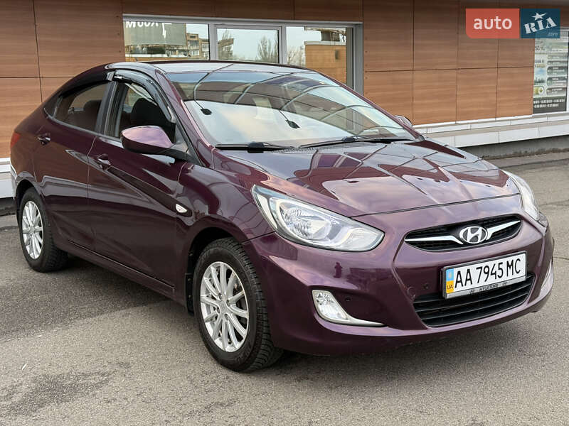 Седан Hyundai Accent 2012 в Киеве