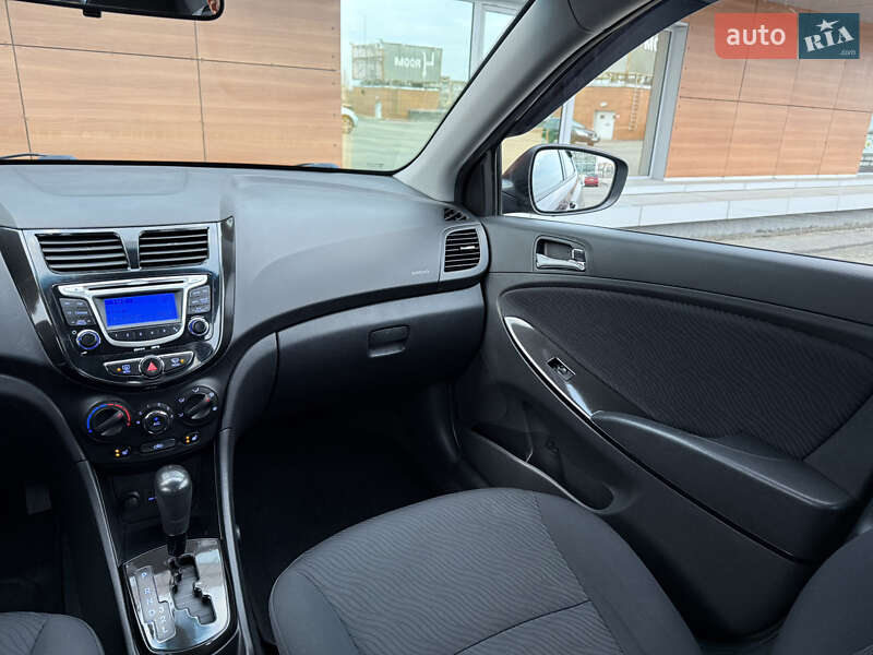 Седан Hyundai Accent 2012 в Киеве
