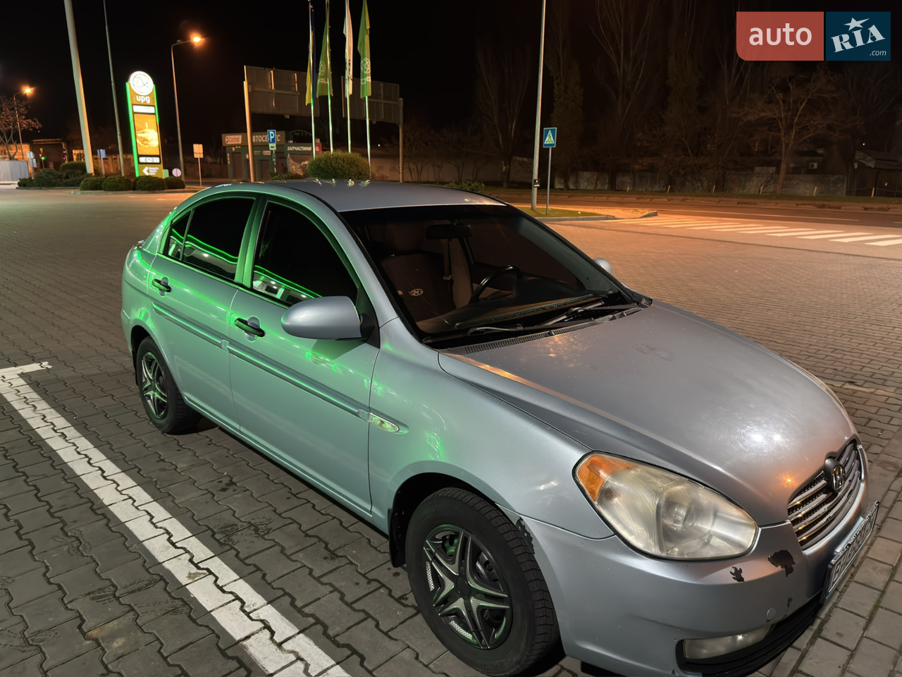 Продам свій гарний, надійний та дуже економний автомобіль!
За технічним станом — у дуже гідному стані, упевнено їде.
Є деякі моменти по кузову, але на швидкість це не впливає.
По автомобілю було багато зроблено, з основного:
Заміна турбіни (нова, не ремонт), заміна ланцюга ГРМ (із перевіркою форсунок і ТНВД), заміна рульової рейки, заміна радіатора охолодження оливи + новий антифриз, заміна правого приводного вала з зовнішньою гранатою. Замінено мастило та фільтра.
Встановлено фаркоп.
Витрата пального: місто 5,5–6 л, траса 4,5–5 л, їде дуже жваво. 
Дзвоніть за номером:лександр)