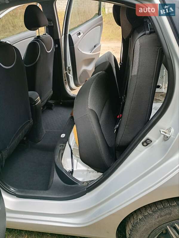 Седан Hyundai Accent 2011 в Шостке