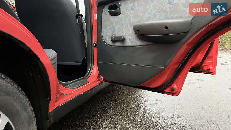 Ліфтбек Hyundai Accent 1995 в Новомосковську фото 18 Ліфтбек Hyundai Accent 1995 в Новомосковську