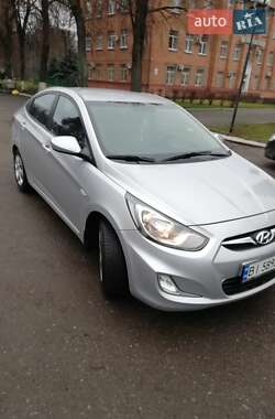 Седан Hyundai Accent 2012 в Карлівці