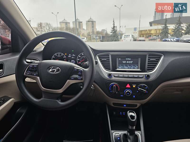 Седан Hyundai Accent 2018 в Киеве