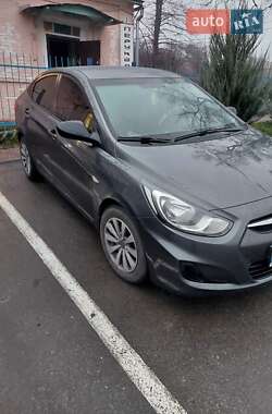 Седан Hyundai Accent 2011 в Валках
