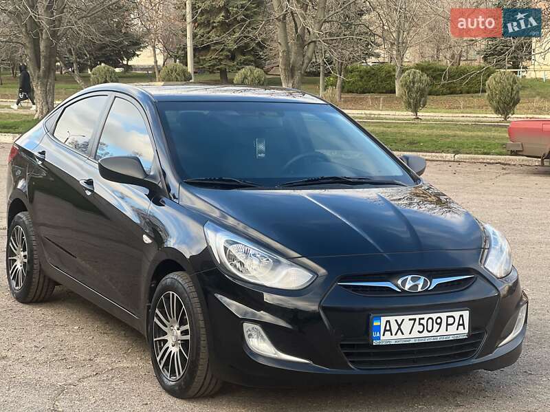 Седан Hyundai Accent 2012 в Лозовій