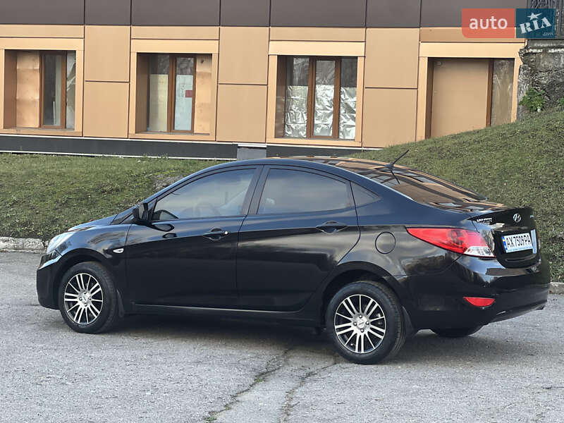 Седан Hyundai Accent 2012 в Лозовій