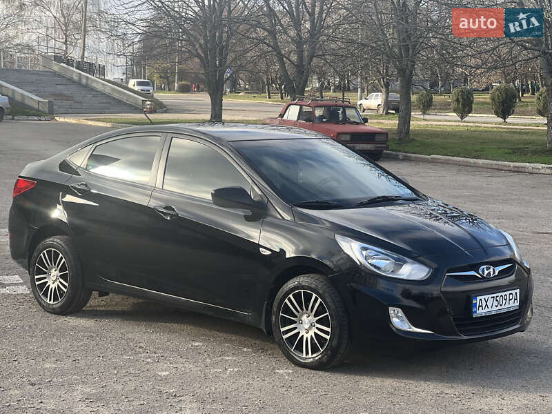 Седан Hyundai Accent 2012 в Лозовій