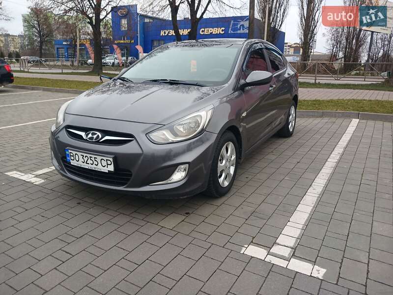 Hyundai Accent 2011