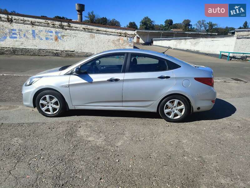 Седан Hyundai Accent 2012 в Киеве фото 4 Седан Hyundai Accent 2012 в Киеве
