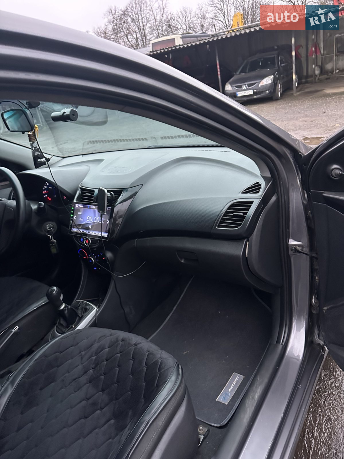 2011 Hyundai Accent - мініатюра 12