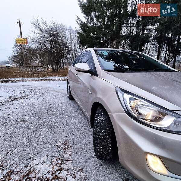 Седан Hyundai Accent 2012 в Ромнах фото 8 Седан Hyundai Accent 2012 в Ромнах