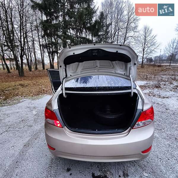 Седан Hyundai Accent 2012 в Ромнах фото 15 Седан Hyundai Accent 2012 в Ромнах