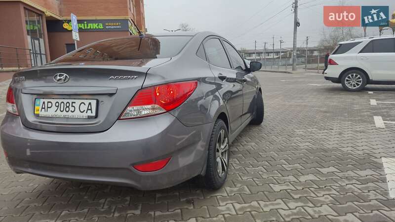 Hyundai Accent 2011