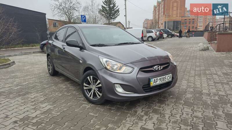 Hyundai Accent 2011