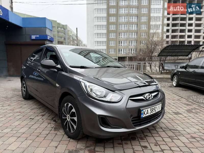 Hyundai Accent 2012