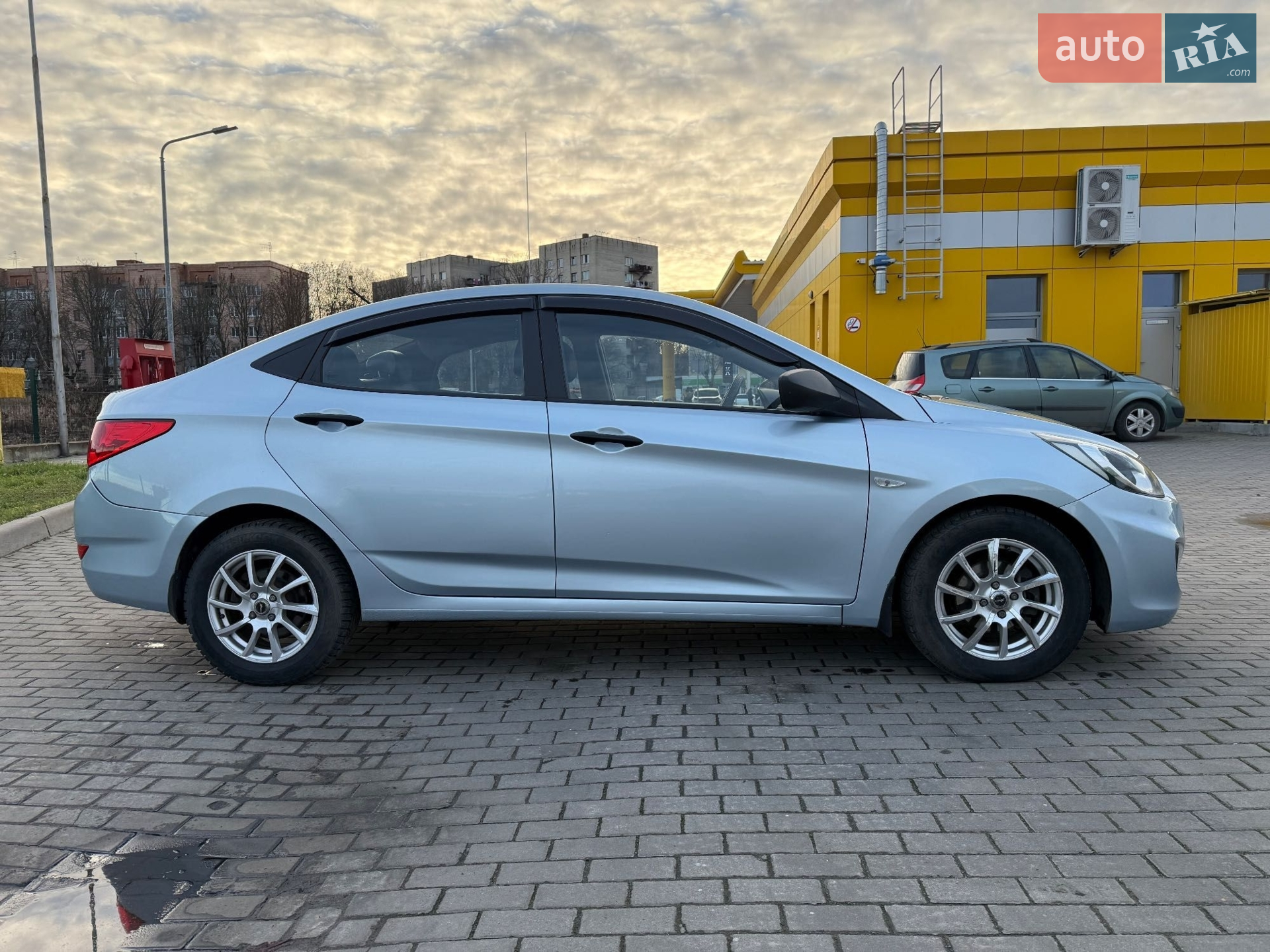 2012 Hyundai Accent - мініатюра 3