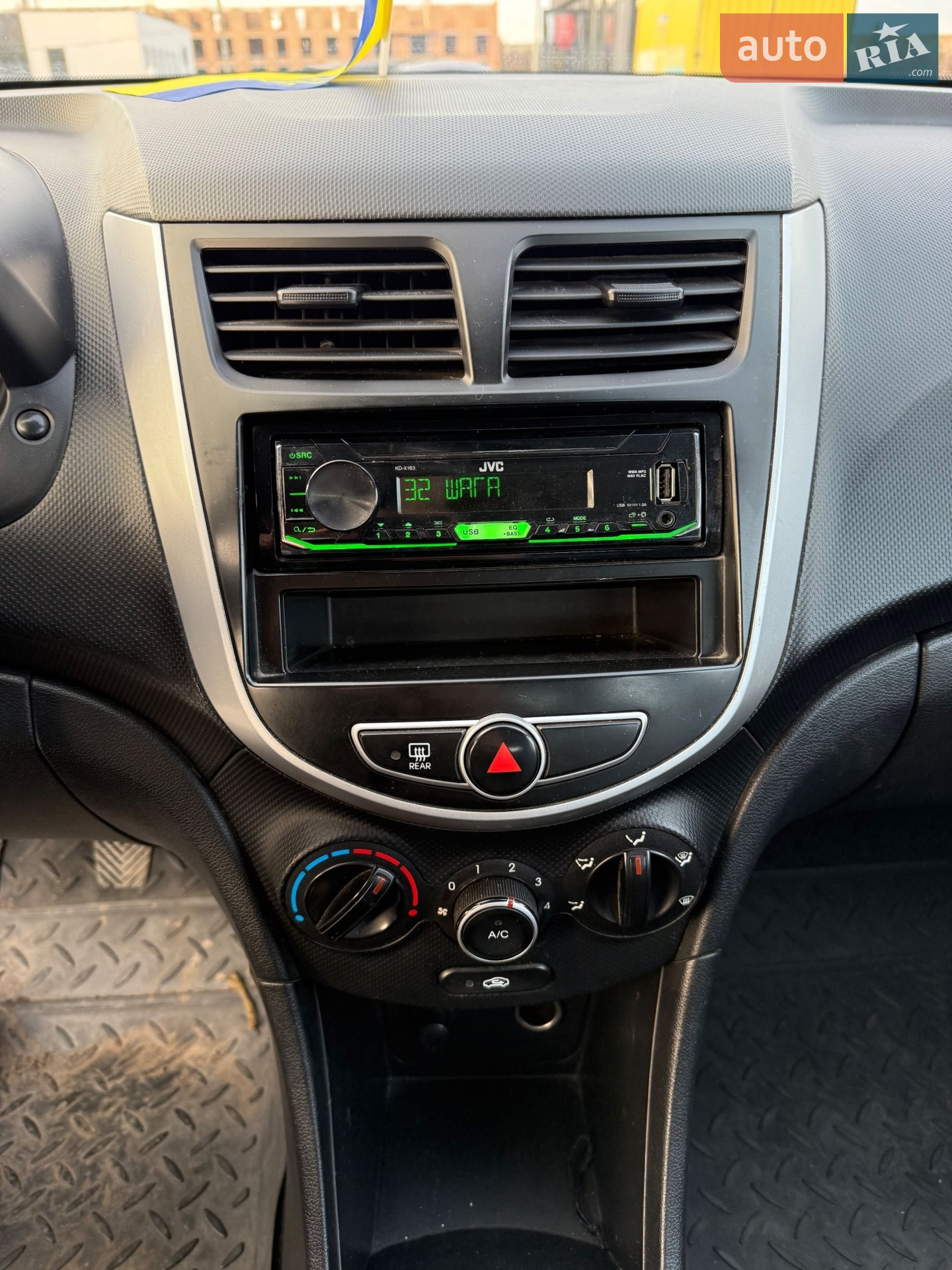 2012 Hyundai Accent - мініатюра 12