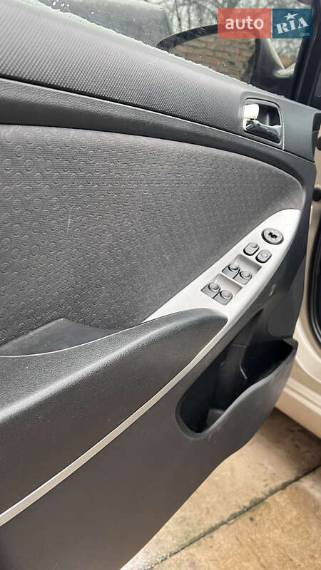 Хетчбек Hyundai Accent 2012 в Харкові