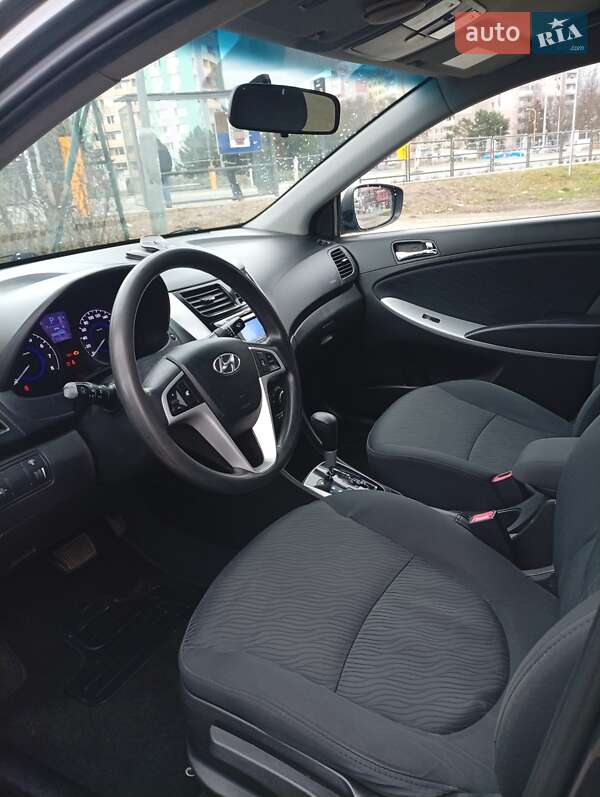 Седан Hyundai Accent 2012 в Ужгороді