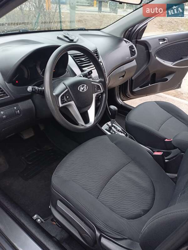 Седан Hyundai Accent 2012 в Ужгороді
