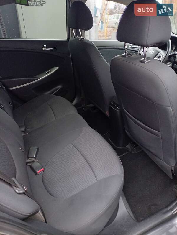 Седан Hyundai Accent 2012 в Ужгороді