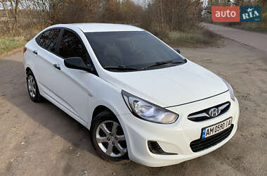 Седан Hyundai Accent 2013 в Радомышле