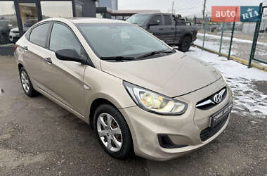 Седан Hyundai Accent 2013 в Киеве