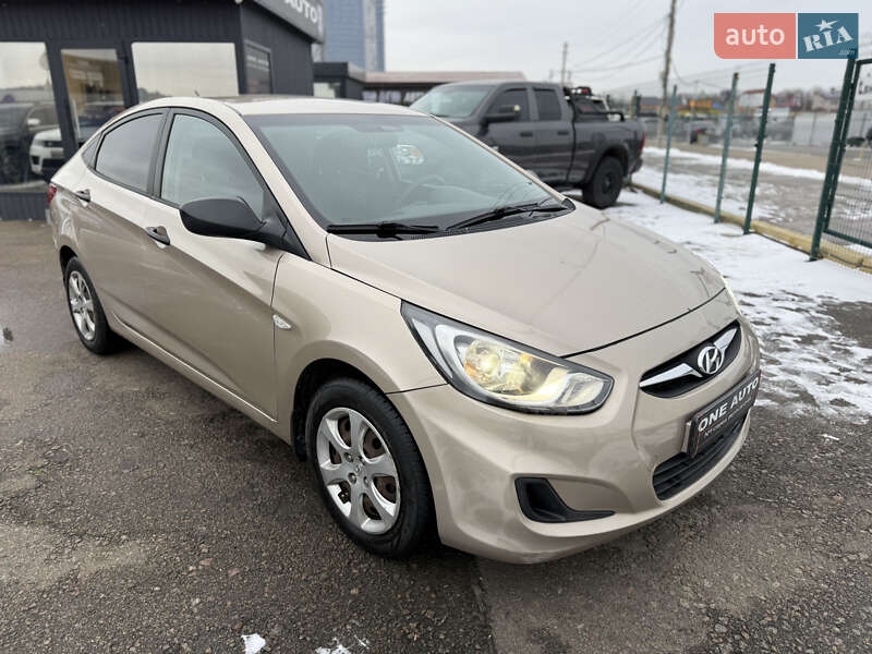 Hyundai Accent 2013 Hyundai Accent 2013