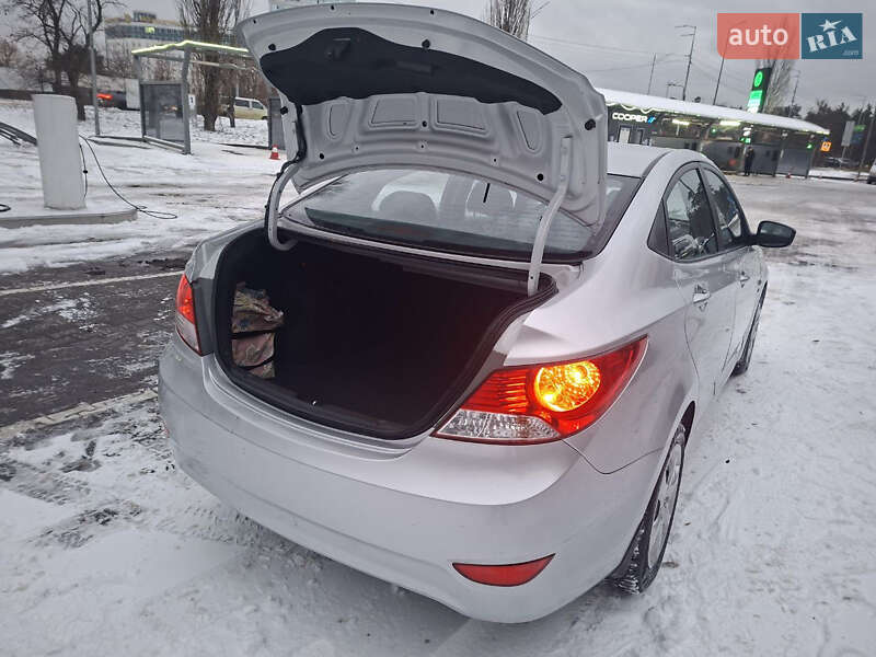 Седан Hyundai Accent 2012 в Києві фото 32 Седан Hyundai Accent 2012 в Києві