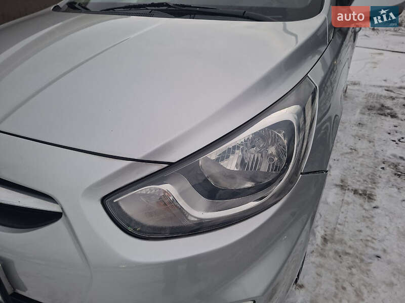 Седан Hyundai Accent 2012 в Києві фото 66 Седан Hyundai Accent 2012 в Києві