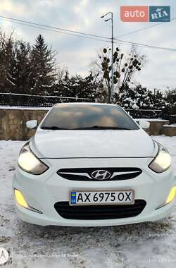 Седан Hyundai Accent 2013 в Чугуеве