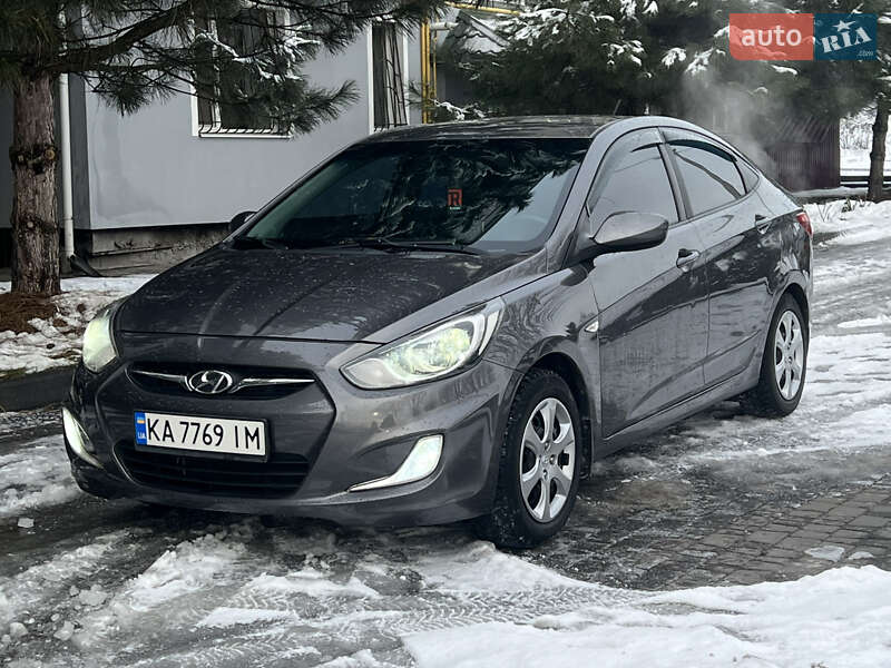 Hyundai Accent 2013