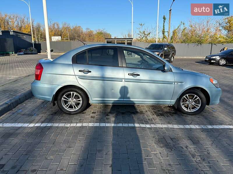Седан Hyundai Accent 2008 в Днепре