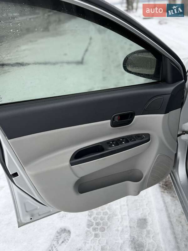 Седан Hyundai Accent 2008 в Дніпрі фото 9 Седан Hyundai Accent 2008 в Дніпрі
