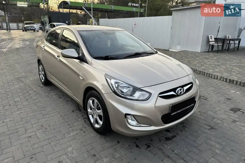 Hyundai Accent 2012