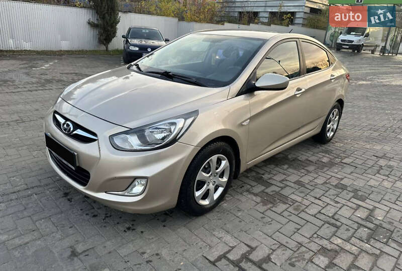Седан Hyundai Accent 2012 в Чернівцях фото 7 Седан Hyundai Accent 2012 в Чернівцях