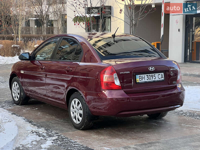 Седан Hyundai Accent 2008 в Киеве