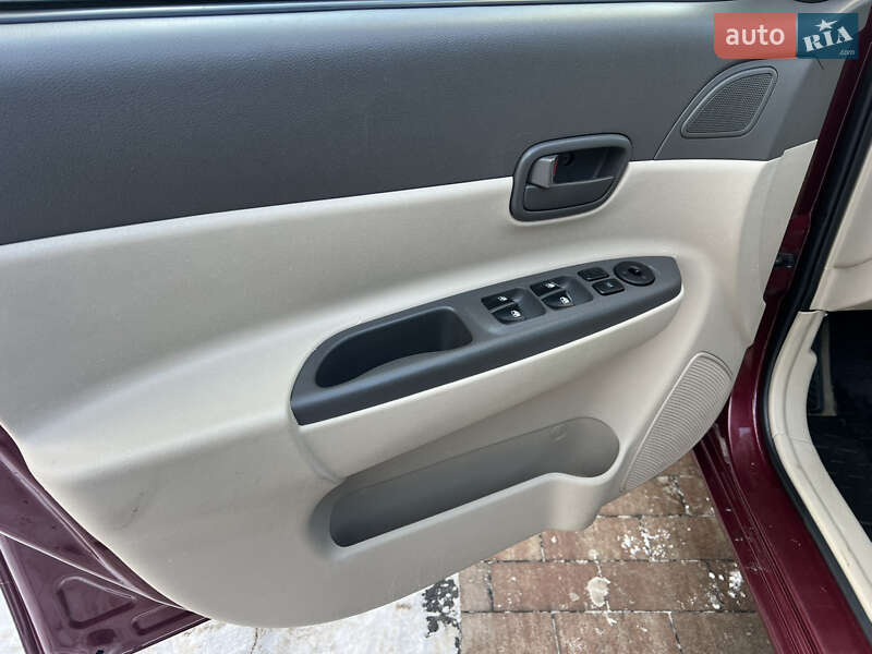 Седан Hyundai Accent 2008 в Киеве