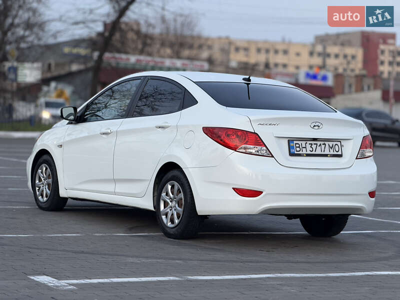 Седан Hyundai Accent 2013 в Одесі