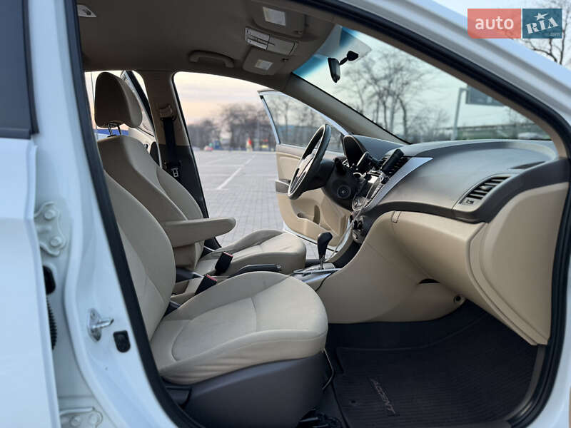 Седан Hyundai Accent 2013 в Одесі