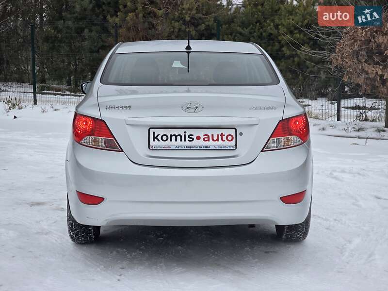 Седан Hyundai Accent 2013 в Хмельницком