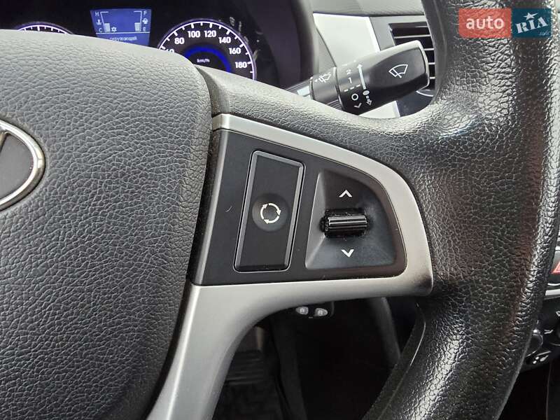 Седан Hyundai Accent 2013 в Хмельницком