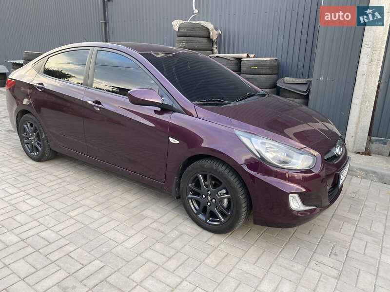 Седан Hyundai Accent 2011 в Запорожье