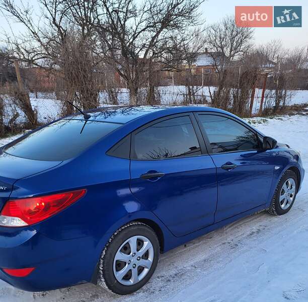 Седан Hyundai Accent 2011 в Ананьеве фото 49 Седан Hyundai Accent 2011 в Ананьеве