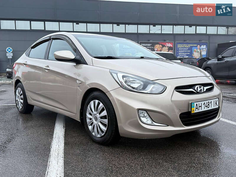 Hyundai Accent 2011