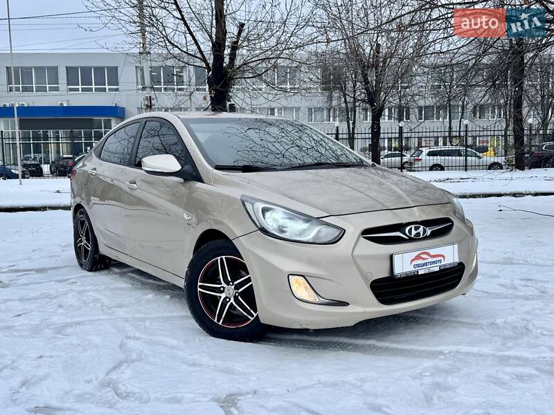Hyundai Accent 2011