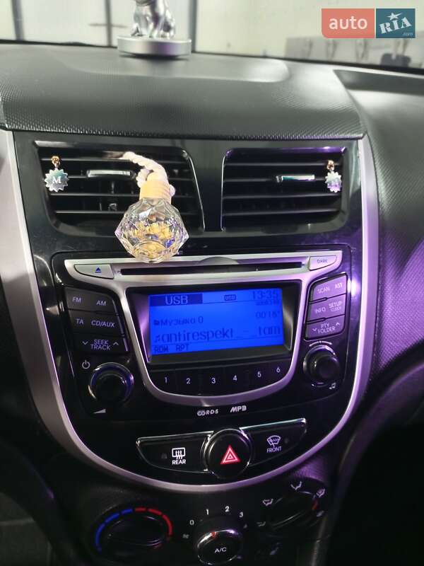 Седан Hyundai Accent 2012 в Каменец-Подольском