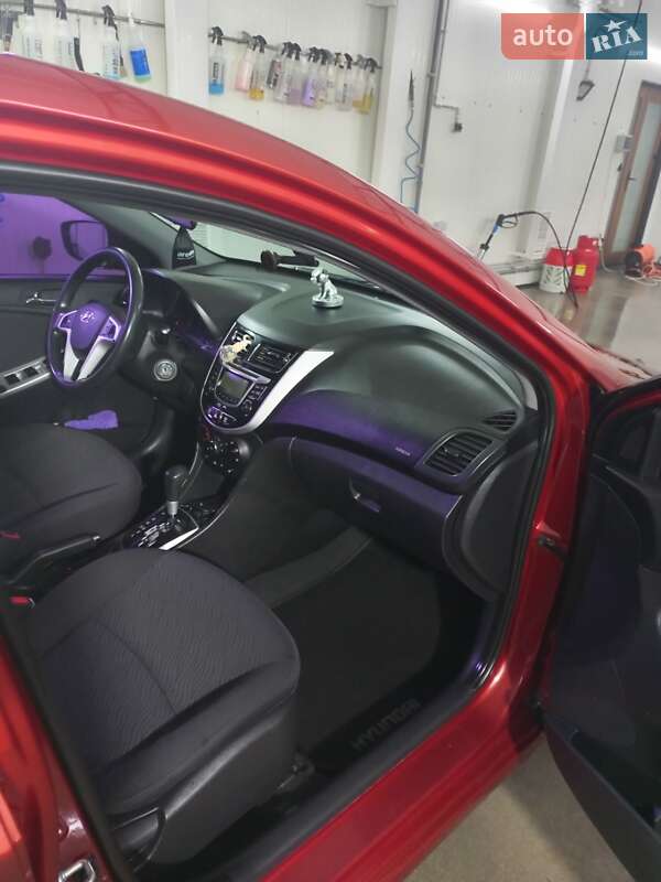 Седан Hyundai Accent 2012 в Каменец-Подольском