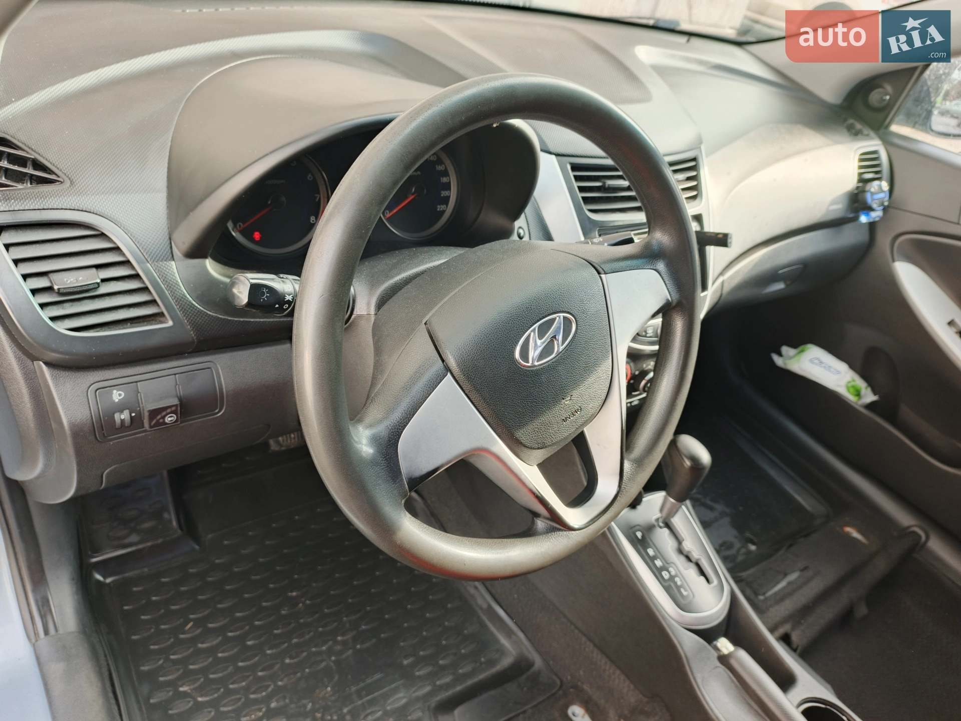 2012 Hyundai Accent - мініатюра 10
